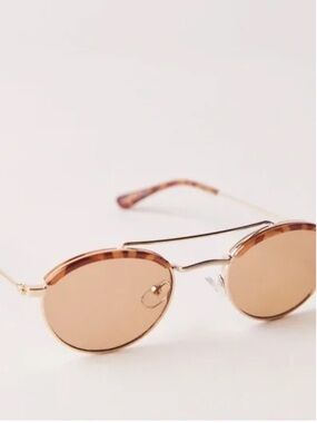 895. FREE PEOPLE Bradley Round Aviator Sunglasses in Gold/ tan Lens NWT $25